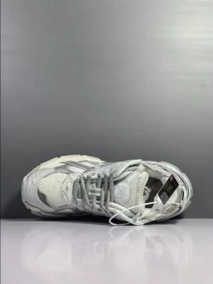 BALENCIAGA RUNNER GRAFFITI SNEAKER IN WHITE - BB142