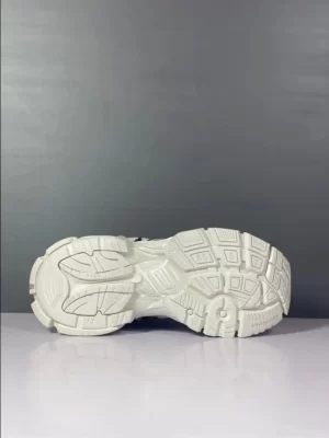 BALENCIAGA RUNNER GRAFFITI SNEAKER IN WHITE - BB142