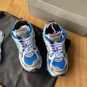 BALENCIAGA RUNNER SNEAKER IN BLUE- BB133