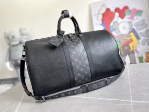 LOUIS VUITTON KEEPALL 50 BANDOULIÈRE TAIGARAMA - WLM538