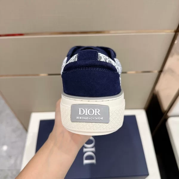 B33 SNEAKER DIOR OBLIQUE JACQUARD AND SUEDE - CD155