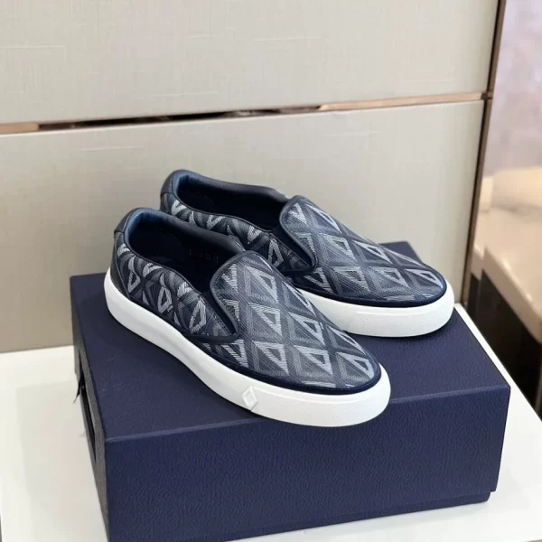 B101 SLIP-ON SNEAKER - CD159