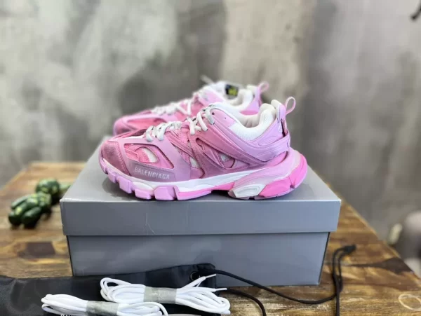 BALENCIAGA TRACK SNEAKERS - BB195