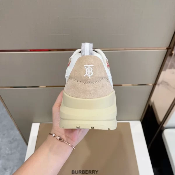 BURBERRY LEATHER AND SUEDE SNEAKERS - BBR129