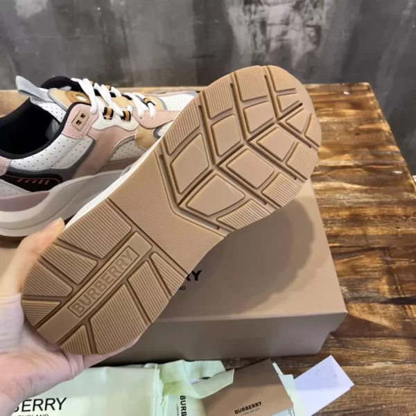 BURBERRY LEATHER AND SUEDE SNEAKERS - BBR130