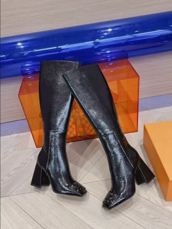 LOUIS VUITTON BOOT - WLS024