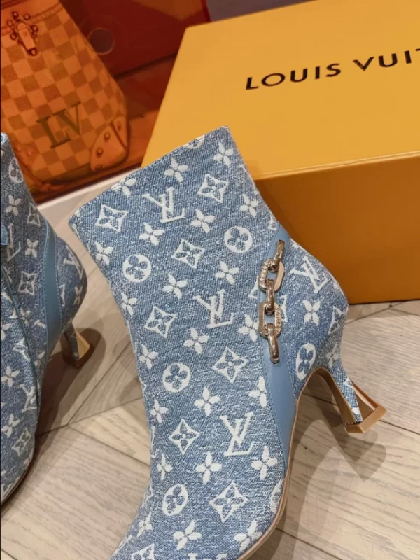 LOUIS VUITTON SPARKLE ANKLE BOOT - WLS005