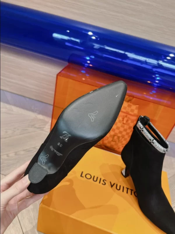 LOUIS VUITTON SPARKLE ANKLE BOOT - WLS008