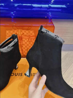 LOUIS VUITTON SPARKLE ANKLE BOOT - WLS008