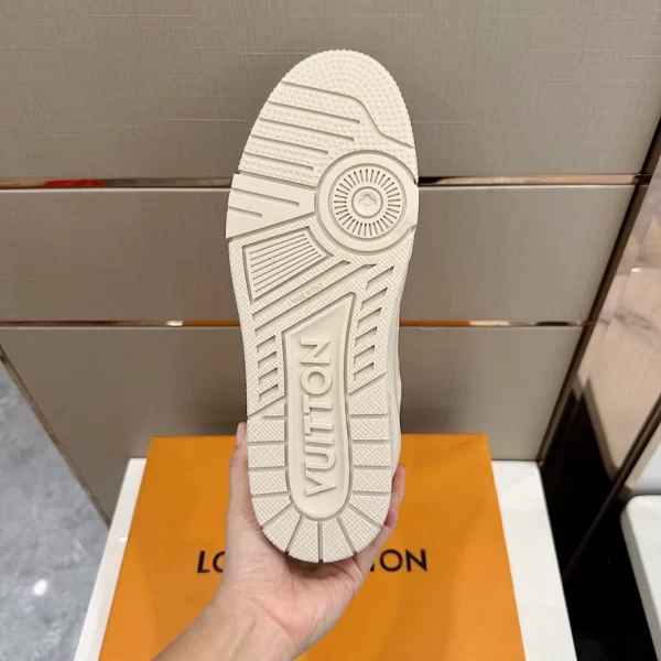 LV LV TRAINER SNEAKER