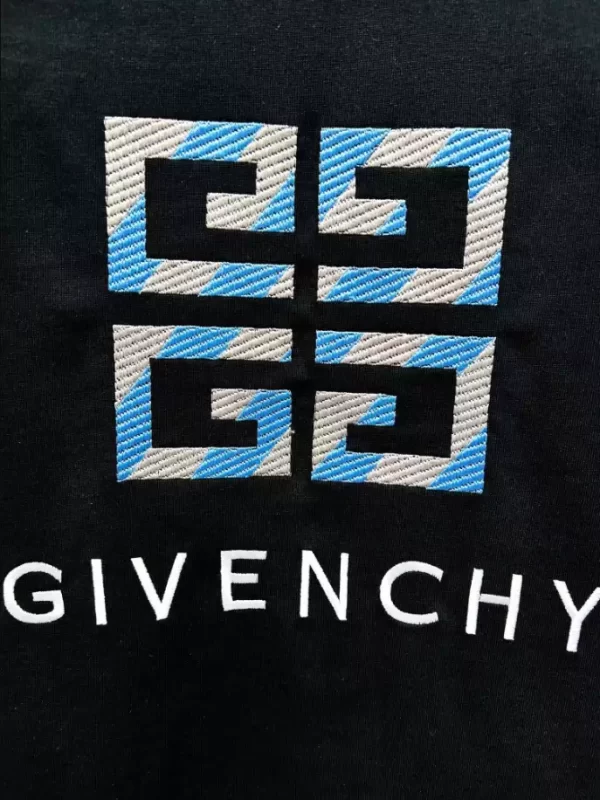 Givenchy T-shirt - GVS40