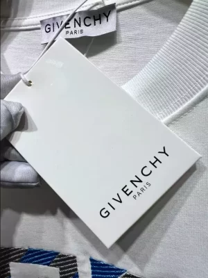 Givenchy T-shirt - GVS41