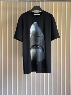 Givenchy T-shirt - GVS44