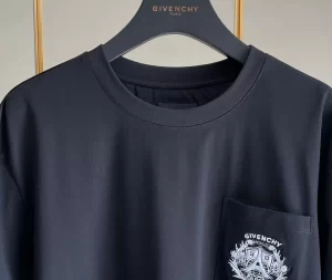 Givenchy T-shirt - GVS52