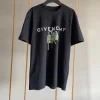 Givenchy T-shirt - GVS55