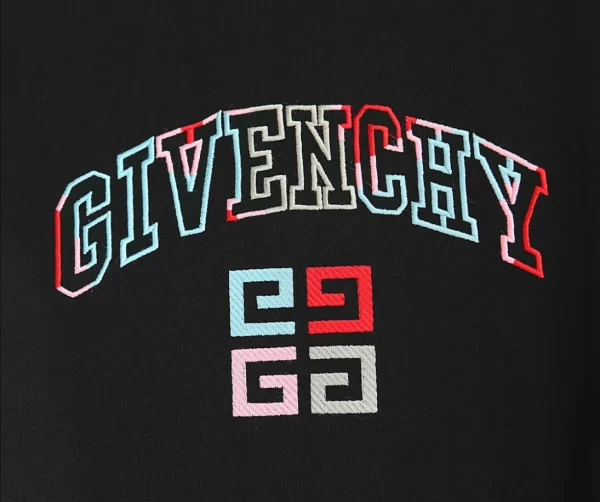 Givenchy T-shirt - GVS76