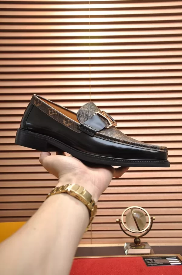 Louis Vuitton Loafers - LLV71