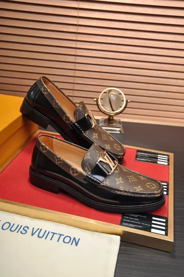 Louis Vuitton Loafers - LLV71