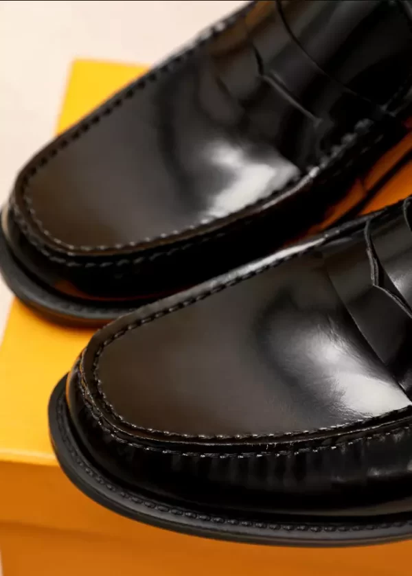 Louis Vuitton Loafers - LLV73