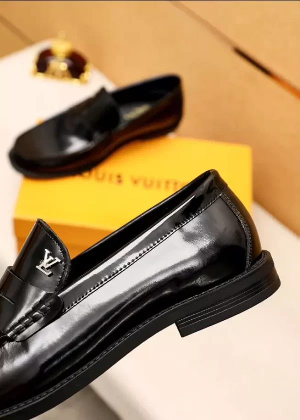 Louis Vuitton Loafers - LLV73