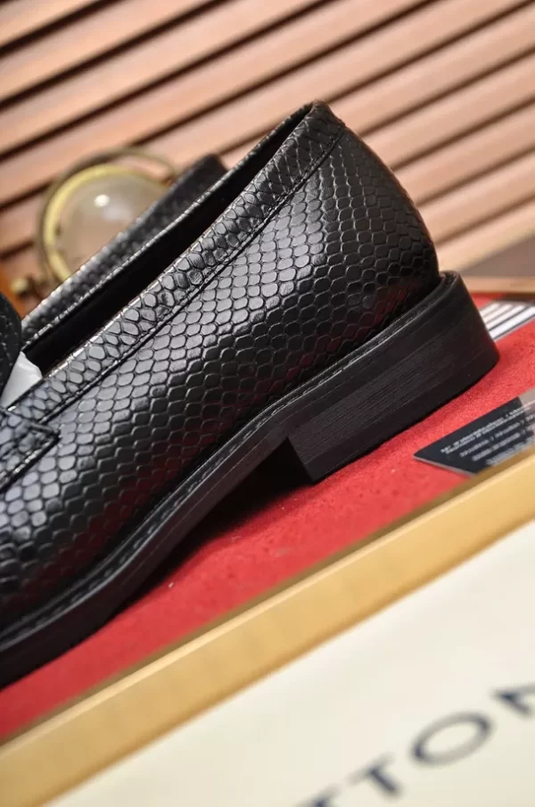 Louis Vuitton Loafers - LLV79