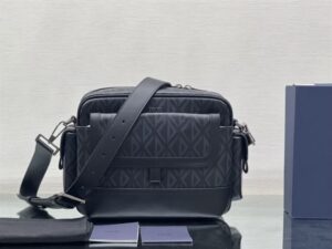 DIOR HIT THE ROAD MESSENGER BAG - DR016