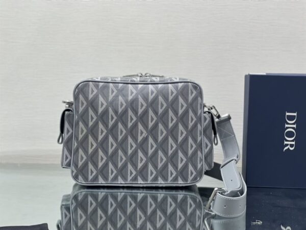 DIOR HIT THE ROAD MESSENGER BAG - DR017