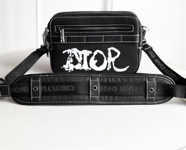 DIOR X PETER DOIG SAFFARI MESSENGER BAG - DR020