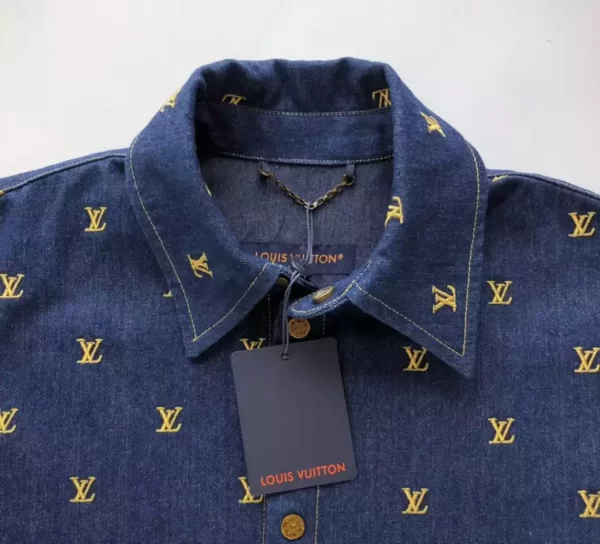 LV Embroidered Signature Short-Sleeved Denim Shirt - LVS031