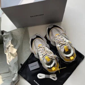 BALENCIAGA MEN'S CARGO SNEAKER IN WHITEYELOW - BB208