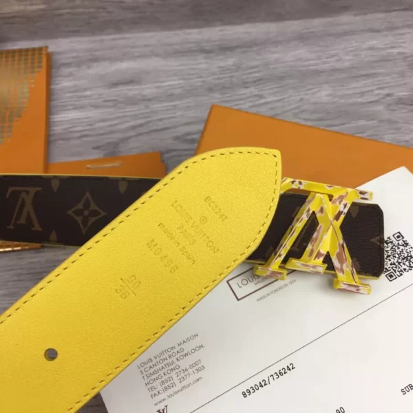 LOUIS VUITTON PYRAMIDE CITIES EXCLUSIVE 40MM REVERSIBLE BELT - B0133