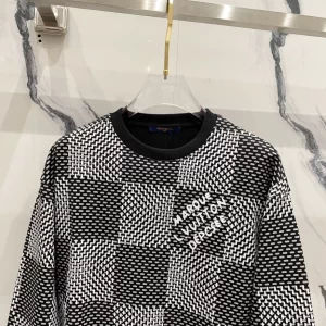 Louis Vuitton Sweatshirts - SLV013