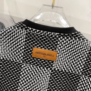 Louis Vuitton Sweatshirts - SLV013