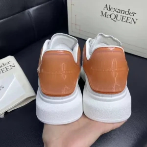 ALEXANDER MCQUEEN MEN'S OVERSIZED SNEAKER - AM34