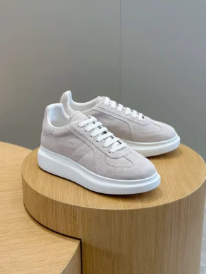 ALEXANDER MCQUEEN OVERSIZED SNEAKER - AM38