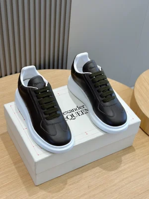 ALEXANDER MCQUEEN OVERSIZED SNEAKER - AM39