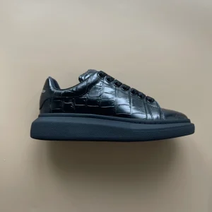 ALEXANDER MCQUEEN OVERSIZED SNEAKER - AM41