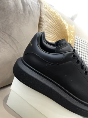 ALEXANDER MCQUEEN OVERSIZED SNEAKER - AM48