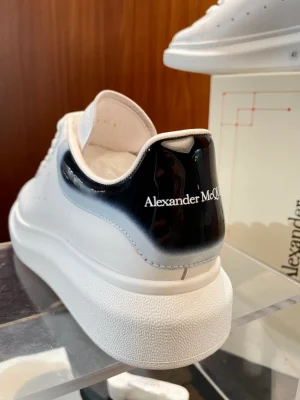 ALEXANDER MCQUEEN OVERSIZED SNEAKER - AM61