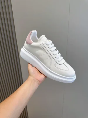 ALEXANDER MCQUEEN RETRO OVERSIZED SNEAKER - AM69