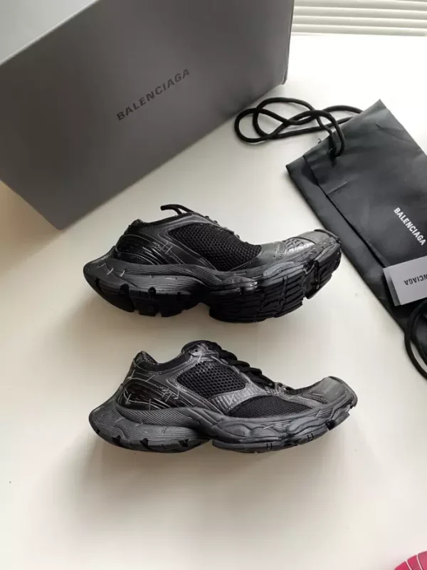 BALENCIAGA MEN'S STAPLER SNEAKER IN BLACK - BB219