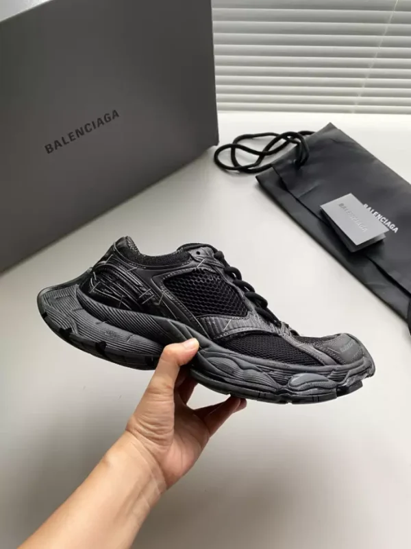 BALENCIAGA MEN'S STAPLER SNEAKER IN BLACK - BB219