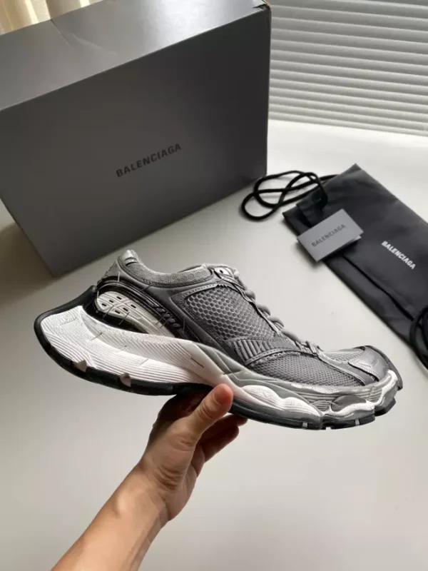 BALENCIAGA MEN'S STAPLER SNEAKER IN GREY - BB220