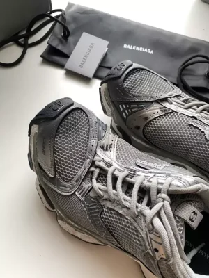 BALENCIAGA MEN'S STAPLER SNEAKER IN GREY - BB220