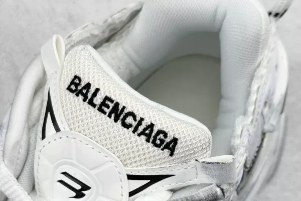 BALENCIAGA Men's Runner Gradient Sneaker in Whiteblack - BB227