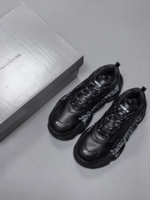 BALENCIAGA TRIPLE S SNEAKER DIY METAL IN BLACKWHITE - BB231