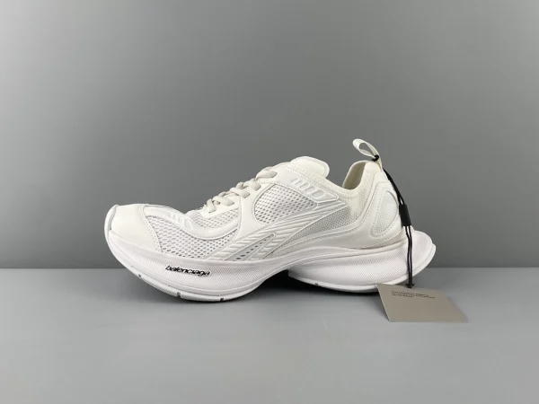 BALENCIAGA WOMEN'S CIRCUIT SNEAKER IN WHITE - BB223