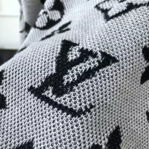 Louis Vuitton Sweater - SLV071