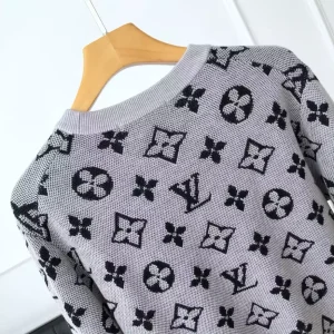 Louis Vuitton Sweater - SLV071