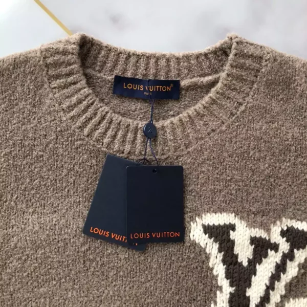 Louis Vuitton Wool Blend Crewneck - SLV035